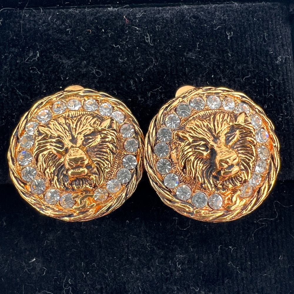 CHANEL Vintage Lion Head Rhinestone Clip Earrings in Box - Picture 2 of 13